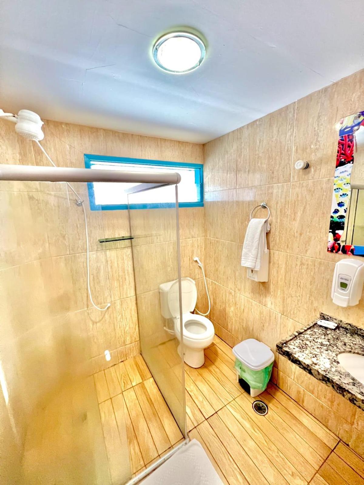 Quarto Duplo com Casa de Banho Privativa